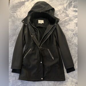 GH Bass Women's Black Water Resistant Hooded Jacket